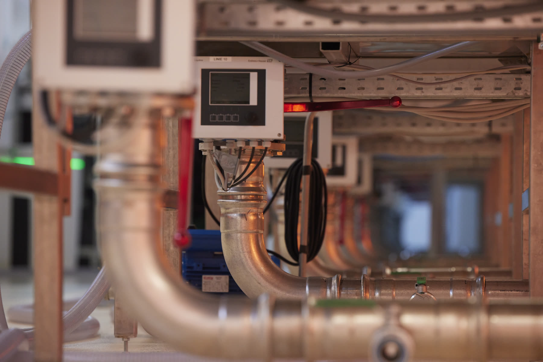 Verfahrenstechnik — Rohrleitungen und Mess-, Steuer- und Regeltechnik unter laufendem Reaktor, Linie 10